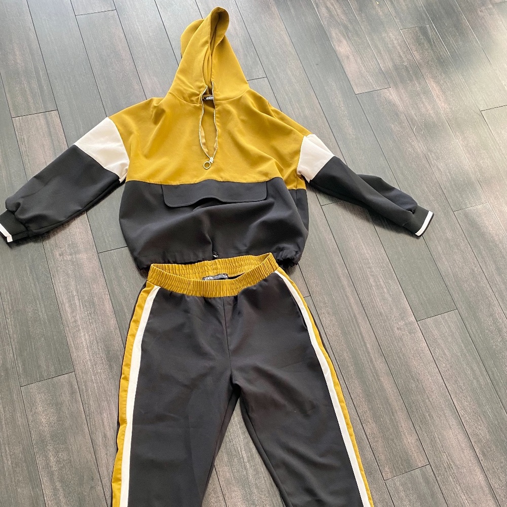 Zara Green, Black and White Small Activewear Tracksuit